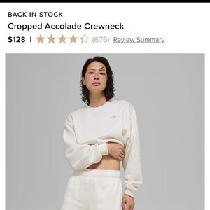 Alo yoga cropped accolade crewneck in ivory xxs